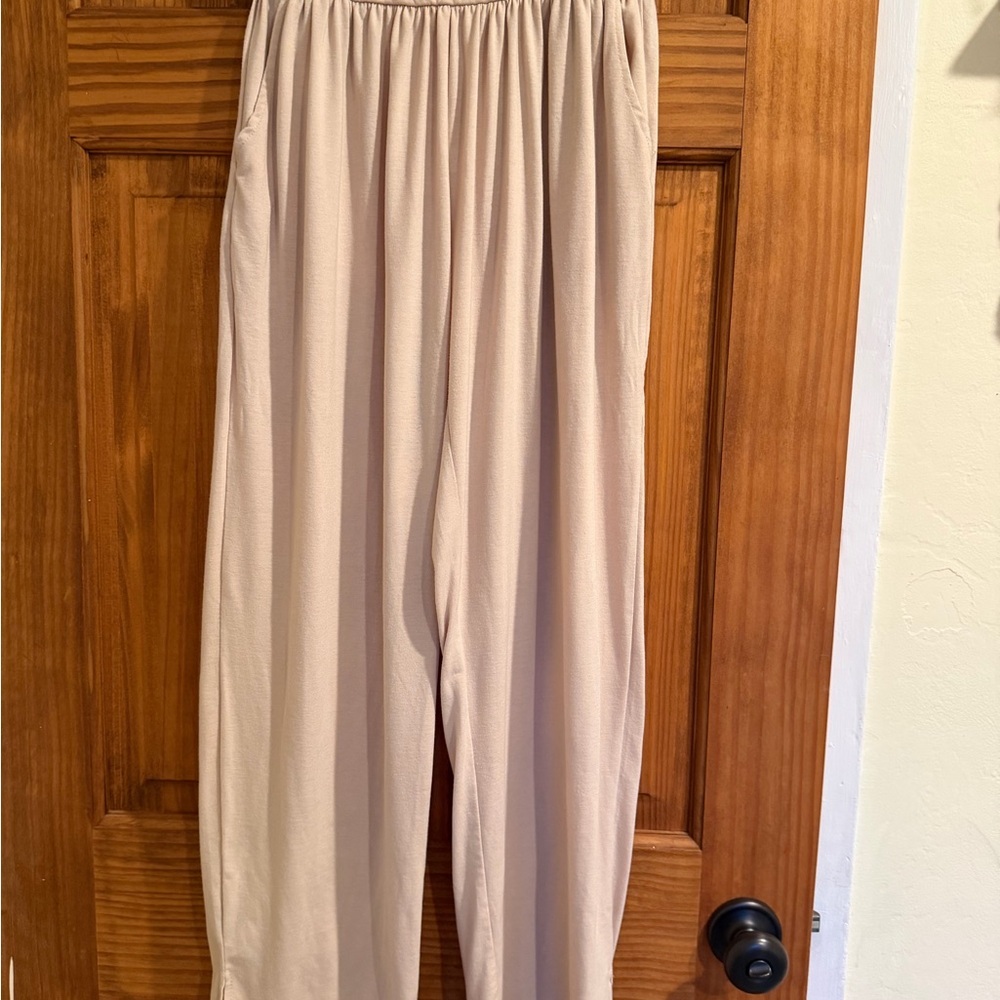 Women's Black, Navy, and Cream Pants - Picture 8 of 12